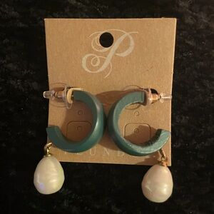 Vintage Plunder Althea partial wooden earrings, in bag, no box